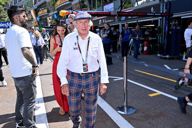 Jackie Stewart in the paddocks of the Formula 1 Louis Vuitton Grand Prix of Monaco 2026, in Monte Carlo, Monaco, on June 6, 2026 Bruno Bebert Bestimage Celebs in the paddocks of the Formula 1 Louis Vuitton Grand Prix of Monaco 2026, in Monte Carlo, Monaco, on June 6, 2026 Monte Carlo Monaco  Copyright: xBrunoxBebertx xBestimagexBrunoxBebertx xBestimagex