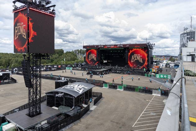 Rock am Ring 2026 - - 06.06.26 Einlasszeit. Das noch leere Infield vor der Utopia Stage füllt sich langsam - Zweiter Festivaltag am Samstag, 06.06.2026, bei Rock am Ring 2026 am Nürburgring in der Eifel. Das dreitägige Musikfestival findet vom 5. bis 7. Juni 2026 statt und gehört zu den größten Open-Air-Festivals Deutschlands. Nürburg Nürburgring Rheinland-Pfalz Deutschland *** Rock am Ring 2026 06 06 26 Admission time The still empty infield in front of the Utopia Stage is slowly filling up Second festival day on Saturday, 06 06 2026, at Rock am Ring 2026 at the Nürburgring in the Eifel The three-day music festival will take place from June 5 to 7, 2026 and is one of the largest open air festivals in Germany Nürburg Nürburgring Rh Copyright: xMarcxJohnx