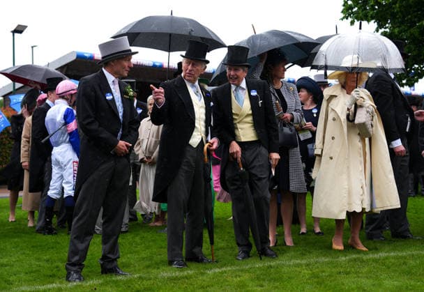 King Charles III And Queen Camilla Attend Derby Day At Epsom Downs Racecourse EPSOM, ENGLAND - JUNE 06: (L-R) Andy Hornby, Chairman Epsom Downs Racecourse, King Charles III, John Warren, Baroness Dido Harding, Senior Steward the Jockey Club and Queen Camilla attend the Epsom Derby 2026 at Epsom Downs Racecourse on June 06, 2026 in Epsom, England. The King revived a royal tradition of Queen Elizabeth II, by attending the Derby at Epsom Racecourse. Earlier today, the King s nephew Peter Phillips married Harriet Sperling in a ceremony in Kemble, Gloucestershire., Credit:Carl Court PA ROTA - B68 Avalon United Kingdom, England, Epsom, Epsom Downs Racecourse  Copyright: xCarlxCourtx xPAxROTAx-xB68x xAvalonx 1108333956