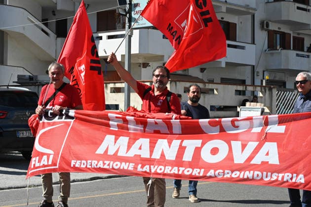 IPA85398807 - A demonstration in the streets of the town during FLAI CGIL General mobilization against gangmastering and labor exploitation in memory of the four migrants murdered by gangmasters, News in Cosenza , Italy, June 06 2026  Copyright: xPasqualexGolia LiveMediax xPasqualexGolia LiveMediax 85398807