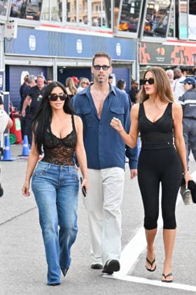 IPA85399786 - Monte Carlo, Formula 1 Monaco Grand Prix - Celebrities attend Saturday practice - Kim Kardashian and KhloÃ Kardashian Pictured: Kim Kardashian and KhloÃ Kardashian  Copyright: xManuelexMangiarottix xManuelexMangiarottix 85399786