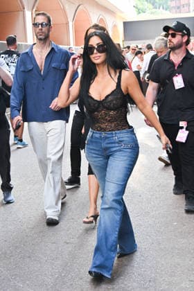 IPA85399822 - Monte Carlo, Formula 1 Monaco Grand Prix - Celebrities attend Saturday practice - Kim Kardashian and KhloÃ Kardashian Pictured: Kim Kardashian and KhloÃ Kardashian  Copyright: xManuelexMangiarottix xManuelexMangiarottix 85399822