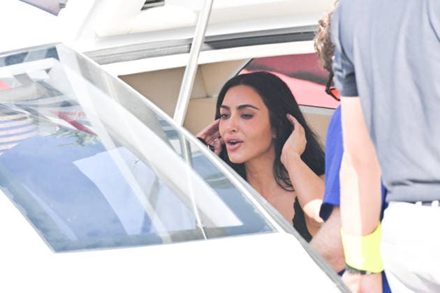 IPA85399881 - Monte Carlo, Formula 1 Monaco Grand Prix - Celebrities attend Saturday practice - Kim Kardashian and KhloÃ Kardashian Pictured: Kim Kardashian and KhloÃ Kardashian  Copyright: xManuelexMangiarottix xManuelexMangiarottix 85399881