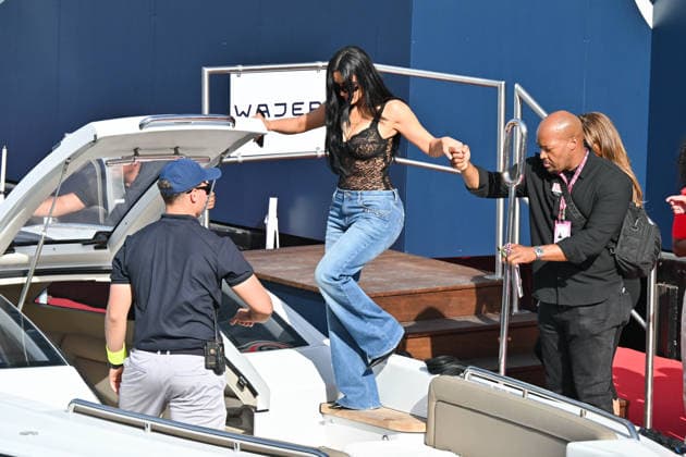IPA85399859 - Monte Carlo, Formula 1 Monaco Grand Prix - Celebrities attend Saturday practice - Kim Kardashian and KhloÃ Kardashian Pictured: Kim Kardashian and KhloÃ Kardashian  Copyright: xManuelexMangiarottix xManuelexMangiarottix 85399859