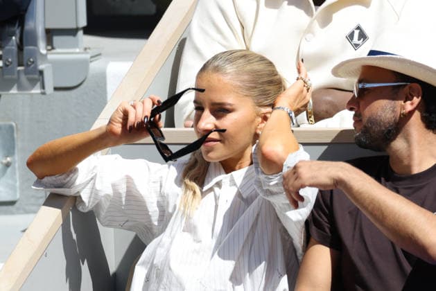 2026 French Open - Caro Daur In Stand Day 14 NB Caro Daur in stand day 14 during the 2026 French Open at Roland Garros on June 06, 2026 in Paris, France. Photo by Nasser Berzane ABACAPRESS.COM  Copyright: xBerzanexNasser ABACAx