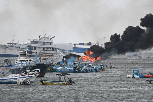 MANTA BOAT FIRE Manta, June 06, 2026 Fire of several boats in the Port of Manta API PHOTO ARIEL OCHOA Manta Manta ManaboÂ Ecuador DIS MANTA BOAT FIRE 285e7d6830a3d0aa2e0663c68fffbf48 Copyright: xArielxOchoax