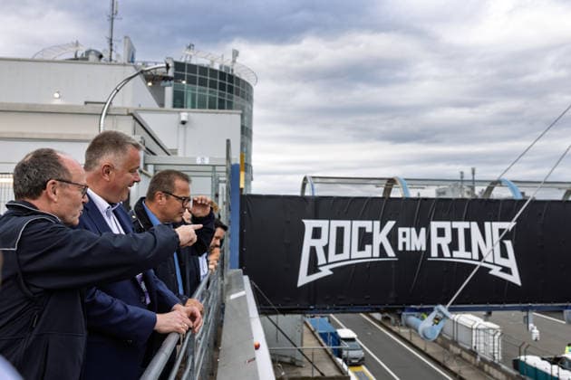 Rock am Ring 2026 - 06.06.26 RLP Ministerpräsident Gordon SCHNIEDER (CDU) besucht das Festivalgelände - Zweiter Festivaltag am Samstag, 06.06.2026, bei Rock am Ring 2026 am Nürburgring in der Eifel. Das dreitägige Musikfestival findet vom 5. bis 7. Juni 2026 statt und gehört zu den größten Open-Air-Festivals Deutschlands. Nürburg Nürburgring Rheinland-Pfalz Deutschland *** Rock am Ring 2026 06 06 26 RLP Minister President Gordon SCHNIEDER CDU visits the festival site Second festival day on Saturday, 06 06 2026, at Rock am Ring 2026 at the Nürburgring in the Eifel The three-day music festival will take place from June 5 to 7, 2026 and is one of the largest open-air festivals in Germany Nürburg Nürburgring Rhineland-Palatinate German Copyright: xMarcxJohnx