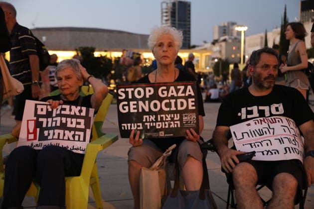 Protest against government in Tel Aviv TEL AVIV, ISRAEL - JUNE 6: People gather to stage protest against Prime Minister Benjamin Netanyahu and his government as they gather at Habima Square in Tel Aviv, Israel on June 6, 2026. Expressing concerns that the upcoming parliamentary elections would be rigged, the protesters called for an end to the ongoing war in Lebanon and the region. Gideon Markowicz Anadolu Tel Aviv Israel. Editorial use only. Please get in touch for any other usage.  Copyright: x2026xAnadoluxGideonxMarkowiczx