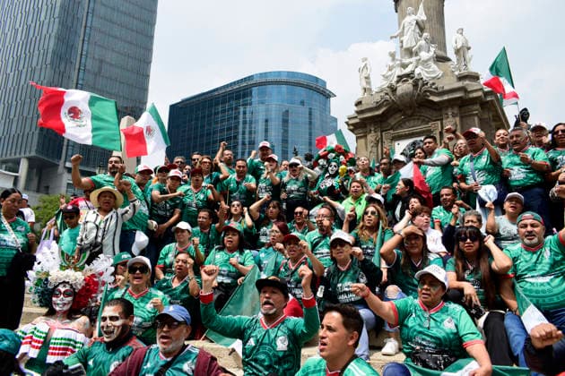 Mexicans Taking Part During The World s Largest Mexican Wave Mexicans taking part in the World s Largest Mexican Wave, aiming for a Guinness World Record before the 2026 FIFA World Cup. June 6, 2026, Mexico City, Mexico. (Photo by Luis Barron Eyepix Group) Copyright: xLuisxBarronx xEyepixxGroupx LB_06062026_185986
