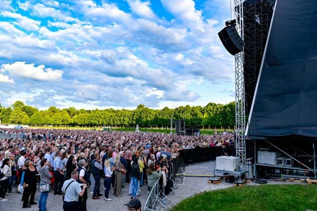 About 7,000 fans came to the Schlosspark to see Roland Kaiser, 06 06 2026, Oberschleißheim Germany , Roland Kaiser Sommer Open Air 2026 xslx