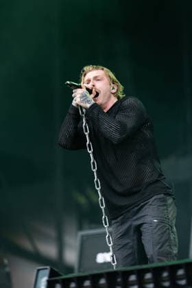 Marc Zelli Zellweger (Gesang) während des Auftritts der Schweizer Metalband Paleface Swiss im Rahmen des Festivals Rock am Ring 2026 am Nürburgring. Nürburg Rock am Ring Rheinland-Pfalz Germany *** Marc Zelli Zellweger singing during the performance of the Swiss metal band Paleface Swiss as part of the Rock am Ring 2026 festival at the Nürburgring Nürburg Rock am Ring Rheinland Pfalz Germany