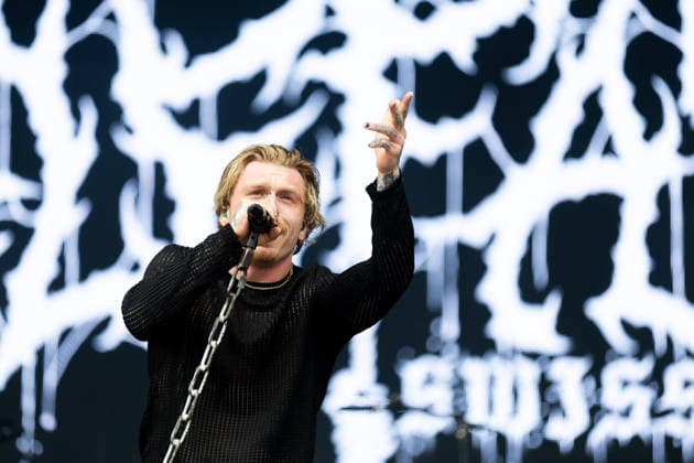 Marc Zelli Zellweger (Gesang) während des Auftritts der Schweizer Metalband Paleface Swiss im Rahmen des Festivals Rock am Ring 2026 am Nürburgring. Nürburg Rock am Ring Rheinland-Pfalz Germany *** Marc Zelli Zellweger singing during the performance of the Swiss metal band Paleface Swiss as part of the Rock am Ring 2026 festival at the Nürburgring Nürburg Rock am Ring Rheinland Pfalz Germany