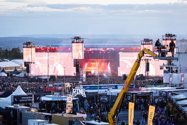 Rock am Ring 2026, Tag 2, 6.6.2026 Das Gelände ist proppevoll -- Mit dem Traditionsfestival Rock am Ring am Nürburgring in der Eifel startet in Deutschland die Festival-Saison. Rock am Ring findet in diesem Jahr vom 5. bis 7. Juni statt. Rund 80 Bands und Künstler stehen auf einer der drei großen Bühnen. Nürburg Nürburgring Rheinland-Pfalz Deutschland *** Rock am Ring 2026, Day 2, 6 6 2026 The grounds are packed The traditional Rock am Ring festival at the Nürburgring in the Eifel region kicks off the festival season in Germany Rock am Ring will take place this year from June 5 to 7 Around 80 bands and artists will perform on one of the three large stages Nürburg Nürburgring Rhineland-Palatinate Germany Copyright: xSebastianxDerixx