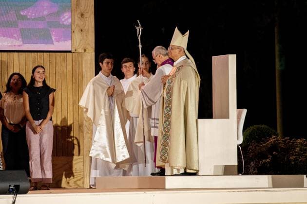 Pope Leo XIV presides over the prayer vigil with young people in Madrid Pope Leo XIV during the prayer vigil with young people, in the Plaza de Lima, on June 6, 2026, in Madrid Spain During the prayer vigil with young people, the pontiff addresses the audience after the moment of community prayer The event brings together thousands of participants in a meeting focused on faith and dialogue with the new generations 06 JUNE 2026 PAPAMÓVIL Madrid Madrid Madrid Spain  Copyright: xGabrielxLuengasx 7577478