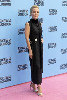 Teenage Sex and Death at Camp Miasma film premiere in London - 06 Jun 2026 Gillian Anderson attends the premiere screening of Teenage Sex and Death in Camp Miasma during the SXSW, at The Barbican Centre in London. London United Kingdom Copyright: xPhilxLewisx xSOPAxImagesx GillianAnderson-2839