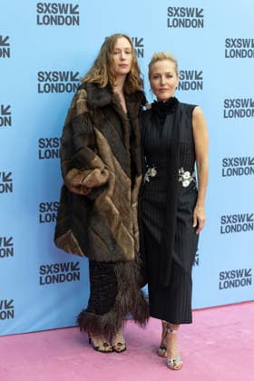 Teenage Sex and Death at Camp Miasma film premiere in London - 06 Jun 2026 Hannah Einbinder and Gillian Anderson attend the premiere screening of Teenage Sex and Death in Camp Miasma during the SXSW, at The Barbican Centre in London. London United Kingdom Copyright: xPhilxLewisx xSOPAxImagesx HannahEinbinderGillianAnderson-2858
