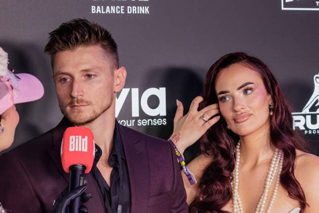 06.06.2026. Leverkusen. (l-r) Tommy Pedroni mit Freundin Paulina am Rande des Fame Fighting, das große Promibox-Event von BILD und Eugen Lopez in der Leverkusener Ostermann Arena. Zum ersten Mal in Kooperation mit dem britischen Pendant Misfits Boxing und dem internationalen Medienpartner The Sun. Leverkusen Ostermann Arena Nordrhein-Westfalen Deutschland *** 06 06 2026 Leverkusen l r Tommy Pedroni with girlfriend Paulina on the sidelines of Fame Fighting, the big celebrity boxing event organized by BILD and Eugen Lopez at the Ostermann Arena in Leverkusen For the first time in cooperation with the British counterpart Misfits Boxing and the international media partner The Sun Leverkusen Ostermann Arena North Rhine-Westphalia Germany