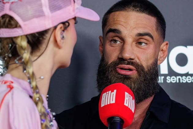 06.06.2026. Leverkusen. Aleks Petrovic am Rande des Fame Fighting, das große Promibox-Event von BILD und Eugen Lopez in der Leverkusener Ostermann Arena. Zum ersten Mal in Kooperation mit dem britischen Pendant Misfits Boxing und dem internationalen Medienpartner The Sun. Leverkusen Ostermann Arena Nordrhein-Westfalen Deutschland *** 06 06 2026 Leverkusen Aleks Petrovic on the verge of Fame Fighting, the big celebrity boxing event by BILD and Eugen Lopez in the Ostermann Arena in Leverkusen For the first time in cooperation with the British counterpart Misfits Boxing and the international media partner The Sun Leverkusen Ostermann Arena North Rhine-Westphalia Germany