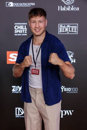 06.06.2026. Leverkusen. Oliver Ginkel am Rande des Fame Fighting, das große Promibox-Event von BILD und Eugen Lopez in der Leverkusener Ostermann Arena. Zum ersten Mal in Kooperation mit dem britischen Pendant Misfits Boxing und dem internationalen Medienpartner The Sun. Leverkusen Ostermann Arena Nordrhein-Westfalen Deutschland *** 06 06 2026 Leverkusen Oliver Ginkel on the sidelines of Fame Fighting, the big celebrity boxing event organized by BILD and Eugen Lopez at the Ostermann Arena in Leverkusen For the first time in cooperation with the British counterpart Misfits Boxing and the international media partner The Sun Leverkusen Ostermann Arena North Rhine-Westphalia Germany