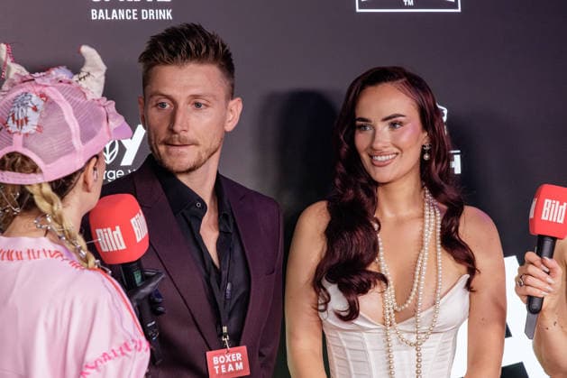 06.06.2026. Leverkusen. (l-r) Tommy Pedroni mit Freundin Paulina am Rande des Fame Fighting, das große Promibox-Event von BILD und Eugen Lopez in der Leverkusener Ostermann Arena. Zum ersten Mal in Kooperation mit dem britischen Pendant Misfits Boxing und dem internationalen Medienpartner The Sun. Leverkusen Ostermann Arena Nordrhein-Westfalen Deutschland *** 06 06 2026 Leverkusen l r Tommy Pedroni with girlfriend Paulina on the sidelines of Fame Fighting, the big celebrity boxing event organized by BILD and Eugen Lopez at the Ostermann Arena in Leverkusen For the first time in cooperation with the British counterpart Misfits Boxing and the international media partner The Sun Leverkusen Ostermann Arena North Rhine-Westphalia Germany