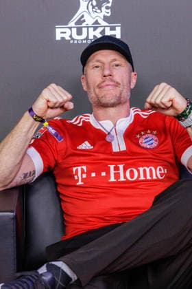 06.06.2026. Leverkusen. Christian Lell am Rande des Fame Fighting, das große Promibox-Event von BILD und Eugen Lopez in der Leverkusener Ostermann Arena. Zum ersten Mal in Kooperation mit dem britischen Pendant Misfits Boxing und dem internationalen Medienpartner The Sun. Leverkusen Ostermann Arena Nordrhein-Westfalen Deutschland *** 06 06 2026 Leverkusen Christian Lell on the sidelines of Fame Fighting, the big celebrity boxing event organized by BILD and Eugen Lopez at the Ostermann Arena in Leverkusen For the first time in cooperation with the British counterpart Misfits Boxing and the international media partner The Sun Leverkusen Ostermann Arena North Rhine-Westphalia Germany
