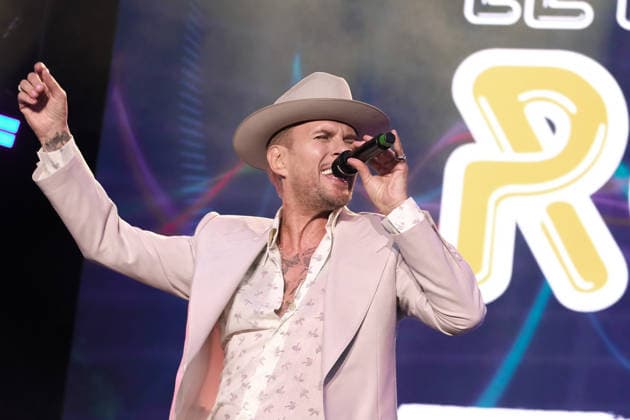 British singer songwriter, Matthew Weston Goss in Southampton, UK - 06 Jun 2026 British singer songwriter, Matthew Weston Goss, known as Matt Goss, former member of UK boy band Bros, performs live on stage at Let s Rock Festival at St Mary s Stadium. He was the lead singer of 1980s pop group Bros. In 1989, Bros won the Brit Award for Breakthrough Artist . Southampton United Kingdom Copyright: xDawnxFletcher-Parkx xSOPAxImagesx DSCF3735