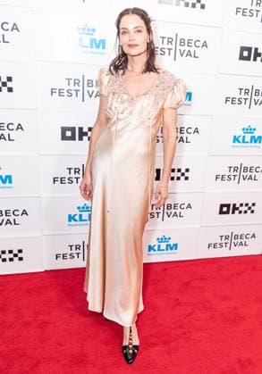 June 6, 2026, New York, New York, USA: Katie Holmes wearing dress by Chloe attends premiere of Happy Hours at Tribeca Film Festival at BMCC in New York, NY on June 6, 2026. New York USA - ZUMAr339 20260606_znp_r339_167 Copyright: xLevxRadinx