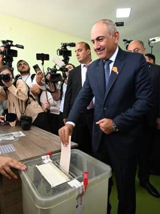 Armenia Parliamentary Election 9184600 07.06.2026 Civil Contract party leader and Armenian Prime Minister Nikol Pashinyan casts his ballot at a polling station during the Armenian parliamentary election in Yerevan, Armenia. Stringer Sputnik Yerevan Armenia  Copyright: xStringerx