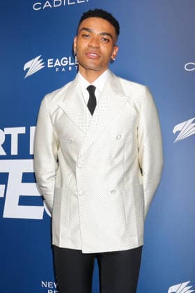 USA - Newport Beach TV Festival - Newport Beach LOS ANGELES - JUN 6: Owen Thiele at the Newport Beach TV Festival at the Lido Theater on June 6, 2026 in Newport Beach, CA Newport Beach CA USA  Copyright: xKathyxHutchinsx xHutchinsxPhotox