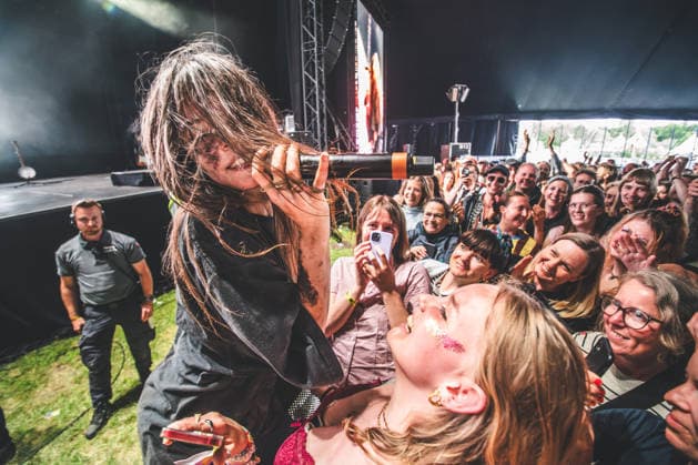 Sofia Isella live at Northside 2026 Aarhus, Denmark. 06th, June 2026. The American singer and musician Sofia Isella performs a live concert during the Danish music festival Northside 2026 in Aarhus. Here she is seen with concert goers. Denmark, Aarhus  Copyright: xGonzalesxPhoto RolfxMeldgaardx