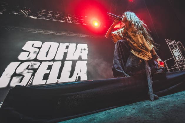 Sofia Isella live at Northside 2026 Aarhus, Denmark. 06th, June 2026. The American singer and musician Sofia Isella performs a live concert during the Danish music festival Northside 2026 in Aarhus. Denmark, Aarhus  Copyright: xGonzalesxPhoto RolfxMeldgaardx