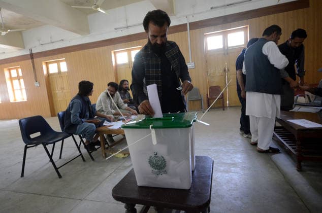 Voting begins in Pakistan s Gilgit-Baltistan polls GILGIT-BALTISTAN, PAKISTAN - JUNE 07: Voters queued up outside polling stations as voting began in elections in Pakistan s Gilgit-Baltistan region to elect a new government for a five-year term on June 07, 2026. Voting stations opened at 8 am (0300GMT) and will continue until 5 pm (1200GMT). Some 396 candidates are competing for 24 direct seats in the regional Legislative Assembly, with 266 of them independent candidates and 130 representing different national and regional political and religiopolitical parties, according to figures by the regional election commission. Hussain Ali Anadolu Gilgit-Baltistan Pakistan. Editorial use only. Please get in touch for any other usage.  Copyright: x2026xAnadoluxHussainxAlix