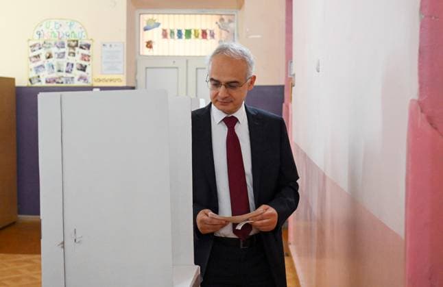 Armenia Parliamentary Election 9184741 07.06.2026 Armenian National Congress party leader and candidate for Prime Minister of Armenia Levon Zourabyan leaves a voting booth before casting his ballot at a polling station during the Armenian parliamentary election in Yerevan, Armenia. Sputnik Sputnik Yerevan Armenia  Copyright: xSputnikx