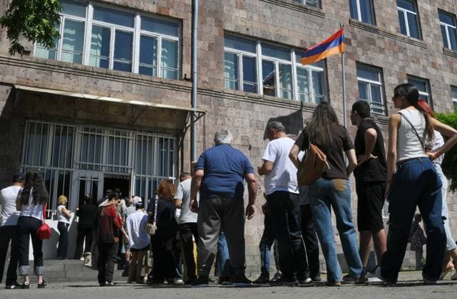 Armenia Parliamentary Election 9184799 07.06.2026 Voters queue at a polling station during the Armenian parliamentary election in Yerevan, Armenia. Yuri Kochetkov Sputnik Yerevan Armenia  Copyright: xYurixKochetkovx