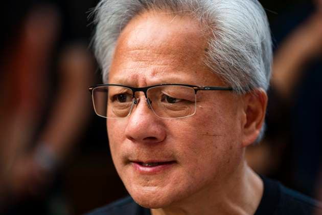 June 7, 2026, Seoul, South Korea: Nvidia founder and CEO JENSEN HUANG answers reportersÃ¢â‚¬â ¢ questions as he eats fried chicken and drinks beer with SK Group chairman Chey Tae-won at Kkanbu Chicken, during HuangÃ¢â‚¬â ¢s visit to Seoul, South Korea on Sunday, June 7, 2026. Seoul South Korea - ZUMAh163 20260607_znp_h163_016 Copyright: xJintakxHanx