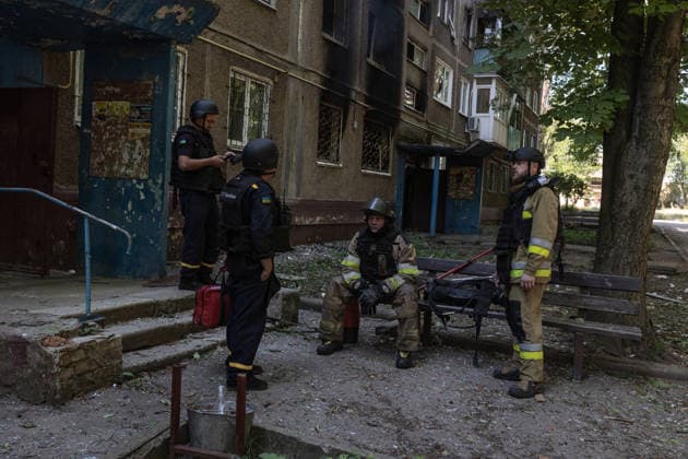 Aftermath of a Russian air strike on Ukraine s Druzhkivka DRUZHKIVKA, UKRAINE - JUNE 7: Ukrainian emergency services respond to a building fire caused by a Russian FPV drone crashing into it in Druzhkivka, Ukraine, 7 June 2026 Diego Herrera Carcedo Anadolu Druzhkivka Ukraine. Editorial use only. Please get in touch for any other usage.  Copyright: x2026xAnadoluxDiegoxHerreraxCarcedox