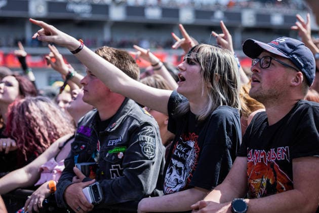 Rock am Ring 2026, Tag 3, 7.6.2026 Fans bei Hollywood Undead -- Mit dem Traditionsfestival Rock am Ring am Nürburgring in der Eifel startet in Deutschland die Festival-Saison. Rock am Ring findet in diesem Jahr vom 5. bis 7. Juni statt. Rund 80 Bands und Künstler stehen auf einer der drei großen Bühnen. Nürburg Nürburgring Rheinland-Pfalz Deutschland *** Rock am Ring 2026, Day 3, 7 6 2026 Fans at Hollywood Undead The traditional Rock am Ring festival at the Nürburgring in the Eifel region kicks off the festival season in Germany Rock am Ring will take place this year from June 5 to 7 Around 80 bands and artists will perform on one of the three large stages Nürburg Nürburgring Rhineland-Palatinate Germany Copyright: xSebastianxDerixx