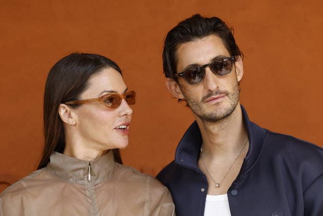 Pierre Niney et sa compagne Natasha Andrews lors des Internationaux de France de Tennis de Roland Garros 2026, à Paris, France, le 7 juin 2026 Jacovides Moreau Bestimage Celebs attending the village photocall during the 2026 French Open at Roland Garros in Paris, France, on June 7, 2026 Paris France  Copyright: xJACOVIDES-MOREAUx xBESTIMAGExJACOVIDES-MOREAUx xBESTIMAGEx