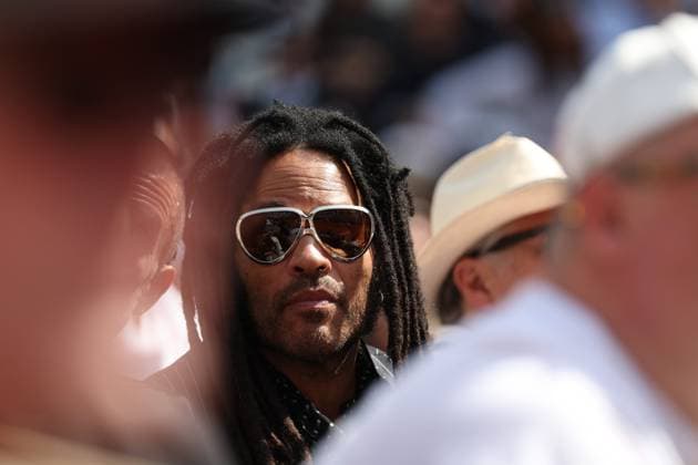 ROLAND GARROS PHOTOPQR LE PARISIEN Le Parisien Arnaud Journois PARIS 07 06 2026 Paris Stade Roland Garros, June 7, 2026 Tennis Internationaux de France de Roland Garros Mens singles Court Philippe Chatrier final Alexander Zverev vs Flavio Cobolli Lenny Kravitz Photo Le Parisien Arnaud Journois PARIS France  Copyright: xPHOTOPQR LExPARISIEN MAXPPPxLexParisienx xArnaudxJournoisx 20260607LPA2135 20260607LPA2135