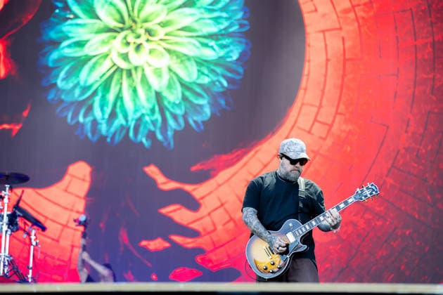 Jasen Rauch (Gitarre) während des Auftritts der US-amerikanischen Rockband Breaking Benjamin im Rahmen des Festivals Rock am Ring 2026 am Nürburgring. Nürburg Rock am Ring Rheinland-Pfalz Germany *** Jasen Rauch guitar during the performance of the US rock band Breaking Benjamin as part of the Rock am Ring 2026 festival at the Nürburgring Nürburg Rock am Ring Rheinland Pfalz Germany