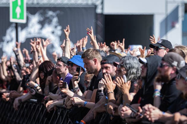 Rock am Ring 2026, Tag 3, 7.6.2026 Fans bei Finch -- Mit dem Traditionsfestival Rock am Ring am Nürburgring in der Eifel startet in Deutschland die Festival-Saison. Rock am Ring findet in diesem Jahr vom 5. bis 7. Juni statt. Rund 80 Bands und Künstler stehen auf einer der drei großen Bühnen. Nürburg Nürburgring Rheinland-Pfalz Deutschland *** Rock am Ring 2026, Day 3, 7 6 2026 Fans at Finch The traditional Rock am Ring festival at the Nürburgring in the Eifel region kicks off the festival season in Germany Rock am Ring will take place this year from June 5 to 7 Around 80 bands and artists will perform on one of the three large stages Nürburg Nürburgring Rhineland-Palatinate Germany Copyright: xSebastianxDerixx