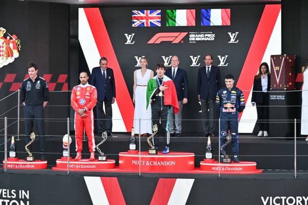 IPA85445482 - Monte Carlo, Formula 1 Monaco Grand Prix , Awards Ceremony In the photo: Andrea Kimi Antonelli , Lewis Hamilton, Isack Hadjar , Toto Wolff, Albert II of Monaco, Charlene Wittstock  Copyright: xManuelexMangiarottix xManuelexMangiarottix 85445482