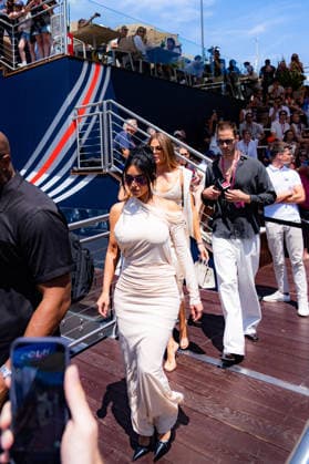 F1 Louis Vuitton Grand Prix de Monaco - Kim and Khloe Kardashian Kim Kardashian, Paddock Guest and LEWIS HAMILTON (GBR) of Scuderia Ferrari HP girlfriend and Khloe Kardashian, Paddock Guest on Sunday Race day during the 2026 Formula 1 Louis Vuitton Monaco Grand Prix at the Monaco Street Circuit on June 7, 2026. Photo by Antoine Lapeyre Reveries Agency via ABACAPRESS.COM Monaco Monaco  Copyright: xAntoinexLapeyre ReveriesxAgency ABACAx