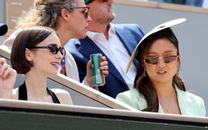 Lily Collins and Ashley Park Celebrities in the stands at the mens final of the French Open at Roland Garros 2026 on June 7, 2026 Jacovides Moreau Bestimage Celebrities in the stands at the mens final of the French Open at Roland Garros 2026 on June 7, 2026 Paris France  Copyright: xJACOVIDES-MOREAUx xBESTIMAGExJACOVIDES-MOREAUx xBESTIMAGEx