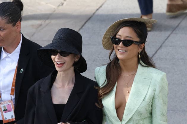 2026 French Open - Lily Collins In The Stands Day 15 NB Charlie McDowell, Lily Collins and Ashley Park during the 2026 French Open at Roland Garros on June 07, 2026 in Paris, France. Photo by Nasser Berzane ABACAPRESS.COM  Copyright: xBerzanexNasser ABACAx