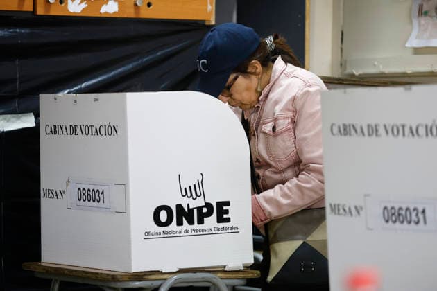 Santiago June 7, 2026 Peruvian citizens in Chile vote during the second round of the presidential election in the commune of Providencia Dragomir Yankovic Aton Chile, Santiago Chile Aton 1162975  Copyright: DRAGOMIRxYANKOVIC ATONxCHILE