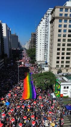 RECORD DATE NOT STATED The 30th LGBT+ Pride Parade in Sao Paulo brings together thousands of people in Sao Paulo. Sao Paulo (SP), 07 06 2026 - LGBT+ Pride Parade SP Public participates in the 30th edition of the LGBT+ Pride Parade held on Avenida Paulista, in the central region of Sao Paulo, this Sunday (07). The event brings together thousands of people in celebration of diversity and the fight for the rights of the LGBT+ community.(Foto: Pedro Paulo Diaz Thenews2 imago images) The 30th LGBT+ Pride Parade in Sao Paulo brings together thousands of people in Sao Paulo.  Copyright: xPedroxPauloxDiazx