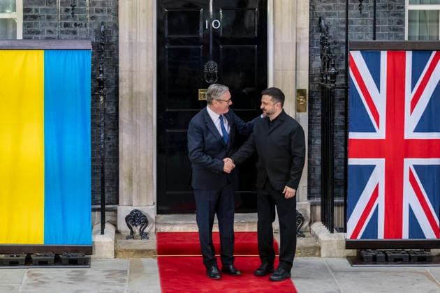 June 7, 2026, London, London, UK: LONDON, UK. President of Ukraine Volodymyr Zelenskyy arrives in Downing Street for talks with Prime Minister Sir Keir Starmer alongside President of France Emmanuel Macron and Chancellor of Germany Friedrich Merz. The talks are to discuss ongoing European support and solidarity for Ukraine. London UK  - ZUMAl94_ 20260607_zaf_l94_002 Copyright: xStephenxChungx