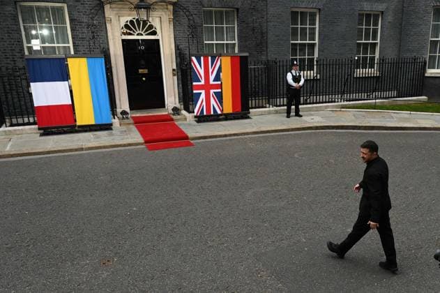 Leaders meet at Downing Street for Ukraine Summit LONDON, UNITED KINGDOM - JUNE 07: Ukrainian President Volodymyr Zelenskyy arrives at 10 Downing Street to meet with British Prime Minister Keir Starmer, German Chancellor Friedrich Merz and French President Emmanuel Macron for talks focused on continued support and solidarity for Ukraine in London, United Kingdom on June 07, 2026. Rasid Necati Aslim Anadolu London United Kingdom. Editorial use only. Please get in touch for any other usage.  Copyright: x2026xAnadoluxRasidxNecatixAslimx