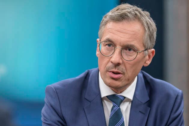 im Bild v.l.: Daniel Friedrich Sturm, Leiter Hauptstadtbüro, Der Tagesspiegel, GER, Berlin, Studio, zu Gast bei - Caren Miosga, Polittalk, TV, Format, Aufzeichnung, Live, Das Erste, aus Adlershof - am Studio 20, Thema: Ist die SPD bereit für große Reformen, Frau Bas?, 07.06.2026, *** in the picture from l Daniel Friedrich Sturm, Head of Capital Office, Der Tagesspiegel, GER, Berlin, Studio, guest of Caren Miosga, Polittalk, TV, format, recording, Live, Das Erste, from Adlershof at Studio 20, topic Is the SPD ready for major reforms, Ms. Bas , 07 06 2026, Copyright: HMBxMedia UwexKoch